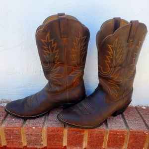 Barely worn, size ten, real leather ariats.